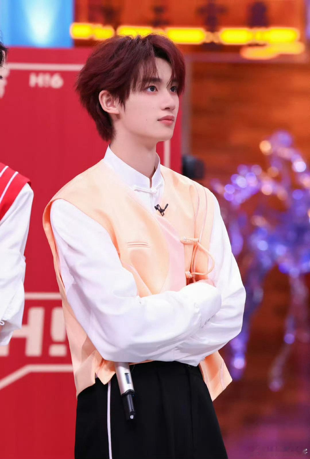 丁程鑫跳舞是统治区你好星期六 丁程鑫跳舞自带高光！每一个动作都精准到位，妥妥的舞