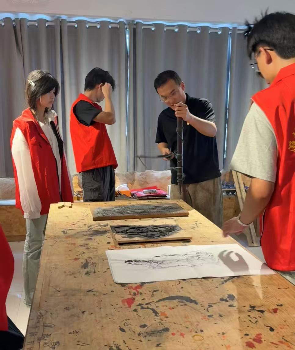 秦岭笑谈 探访榫卯木作，守护非遗匠心青春三下乡曲阜师范大学暑期社会实践三下乡 曲