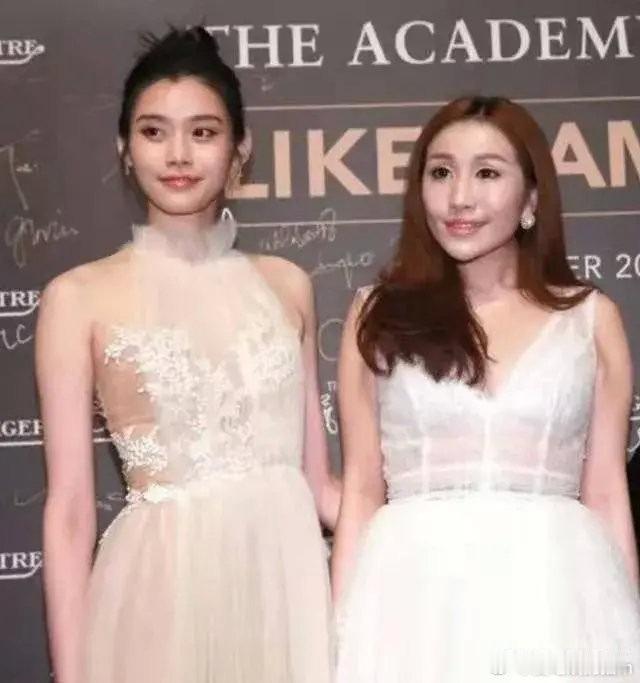奚梦瑶最应该感谢的不是何猷君也不是自己的公公婆婆而是她多年的闺蜜，何猷君的姐姐何