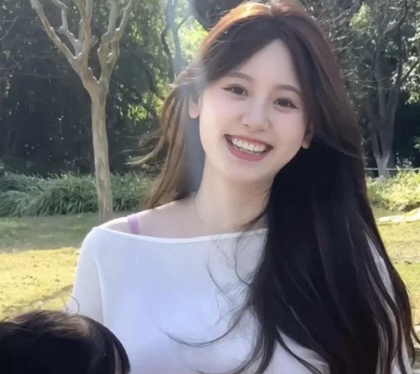 千万粉丝网红“一栗小莎子”抗癌最新动态，看哭无数网友！
 
 　　4月10日，她