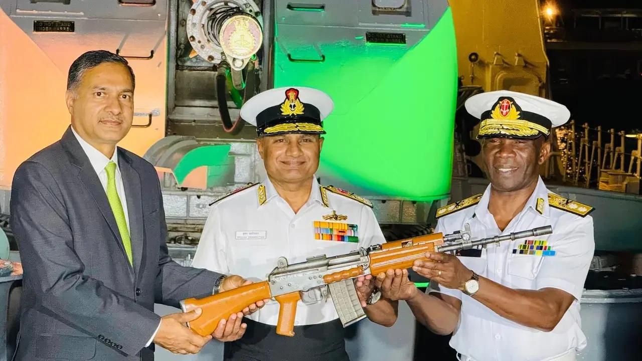 肯尼亚海军现拥有100支INSAS 1B步枪和50000发5.56x45毫米IN