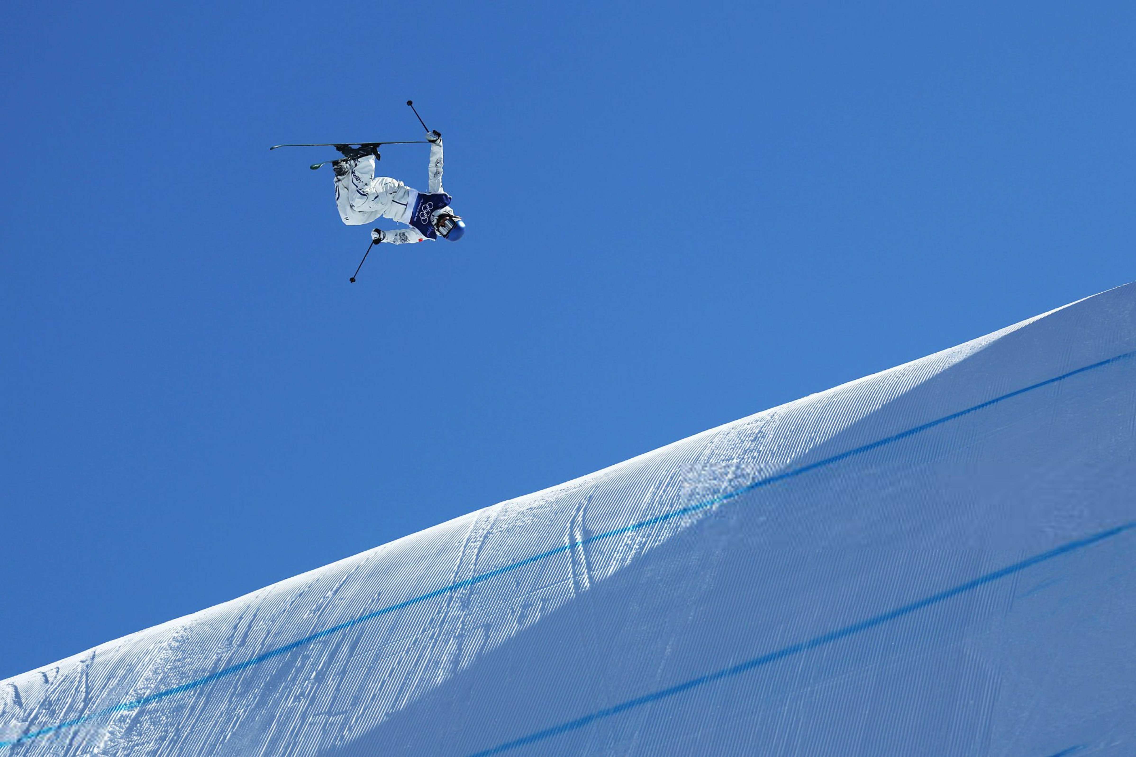 谷爱凌拿到2026米兰冬奥会自由式滑雪女子坡面障碍技巧决赛银牌🥈，连续两届拿到