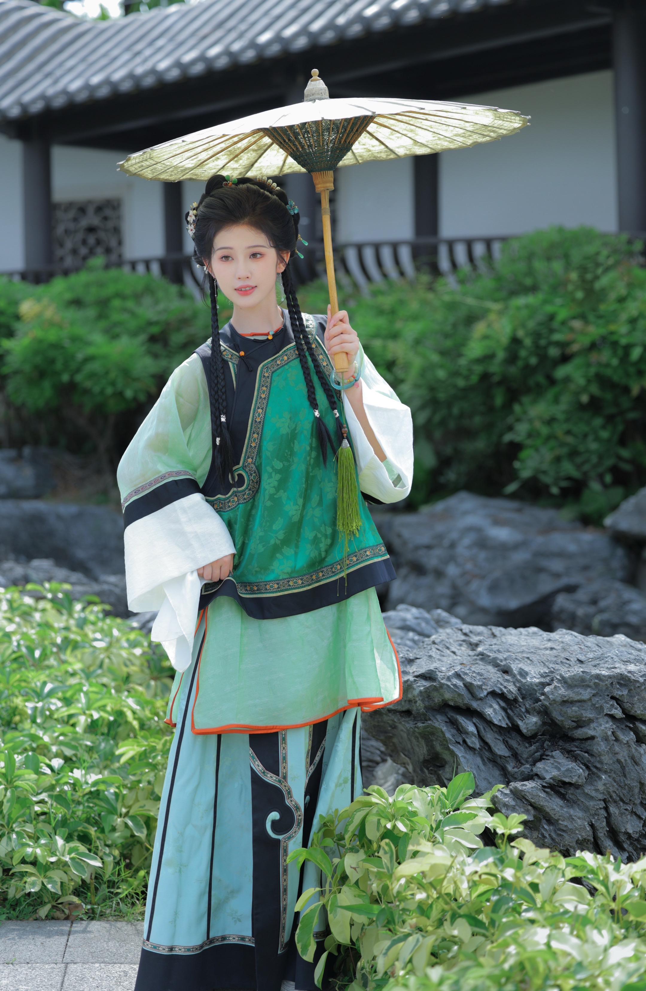 大明湖畔的夏雨荷。