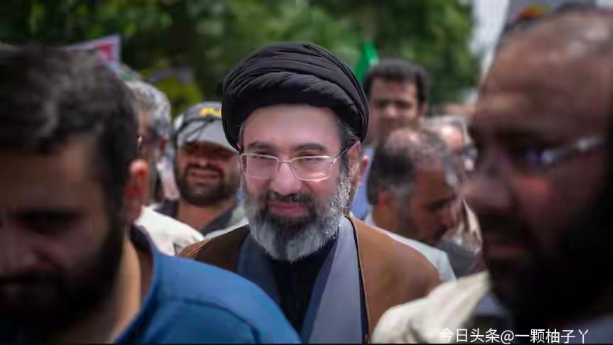 伊朗专家会议在战时紧急状态下，以压倒性多数票推举穆杰塔巴·哈梅内伊为新任最高领袖