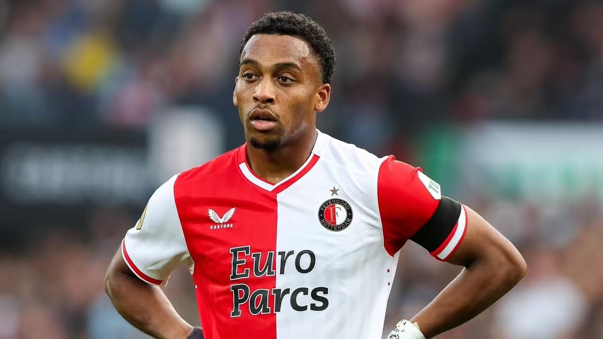 黄黑普鲁士多特蒙德[超话] 德天空贝格：多特蒙德密切关注费耶诺德中场昆滕 廷伯，