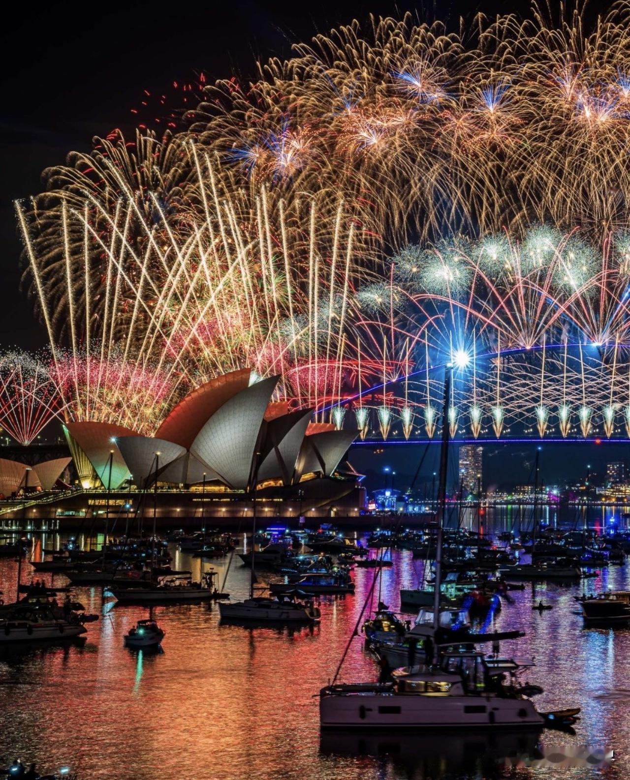 悉尼、迪拜、新加坡等世界各地都用煙花來迎接元旦，慶祝2026新年的到來！🎆🎉