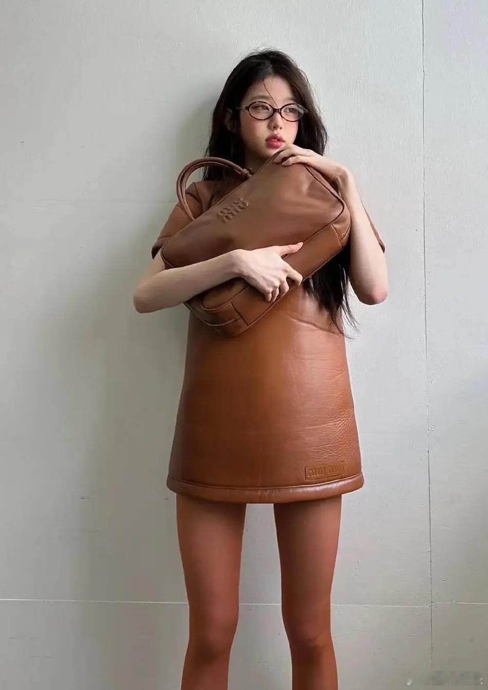 就算是张元英感觉也拯救不了蟑螂装啊 