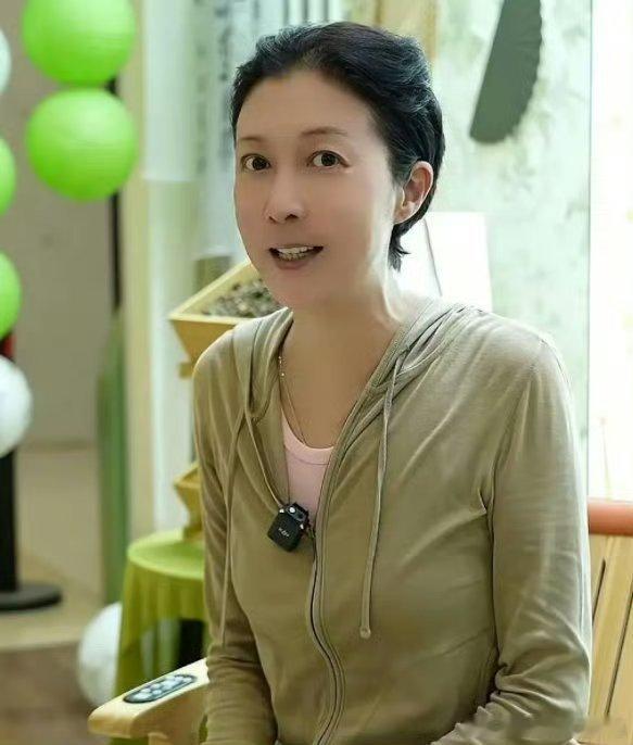 吴绮莉公开成龙拒认吴卓林原因2026年7月15日吴绮莉直播揭开成龙不认吴卓林的过