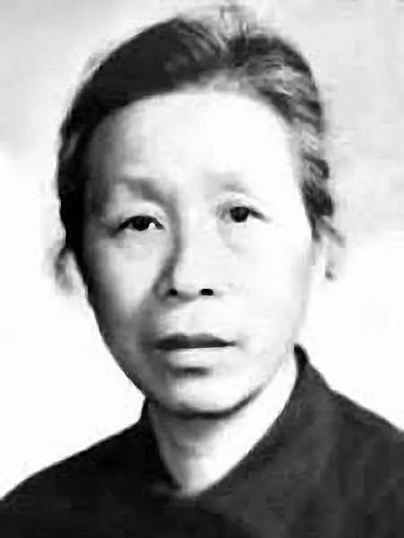 池际尚（1917年6月25日—1994年1月1日），湖北安陆人，岩石学家、地质学