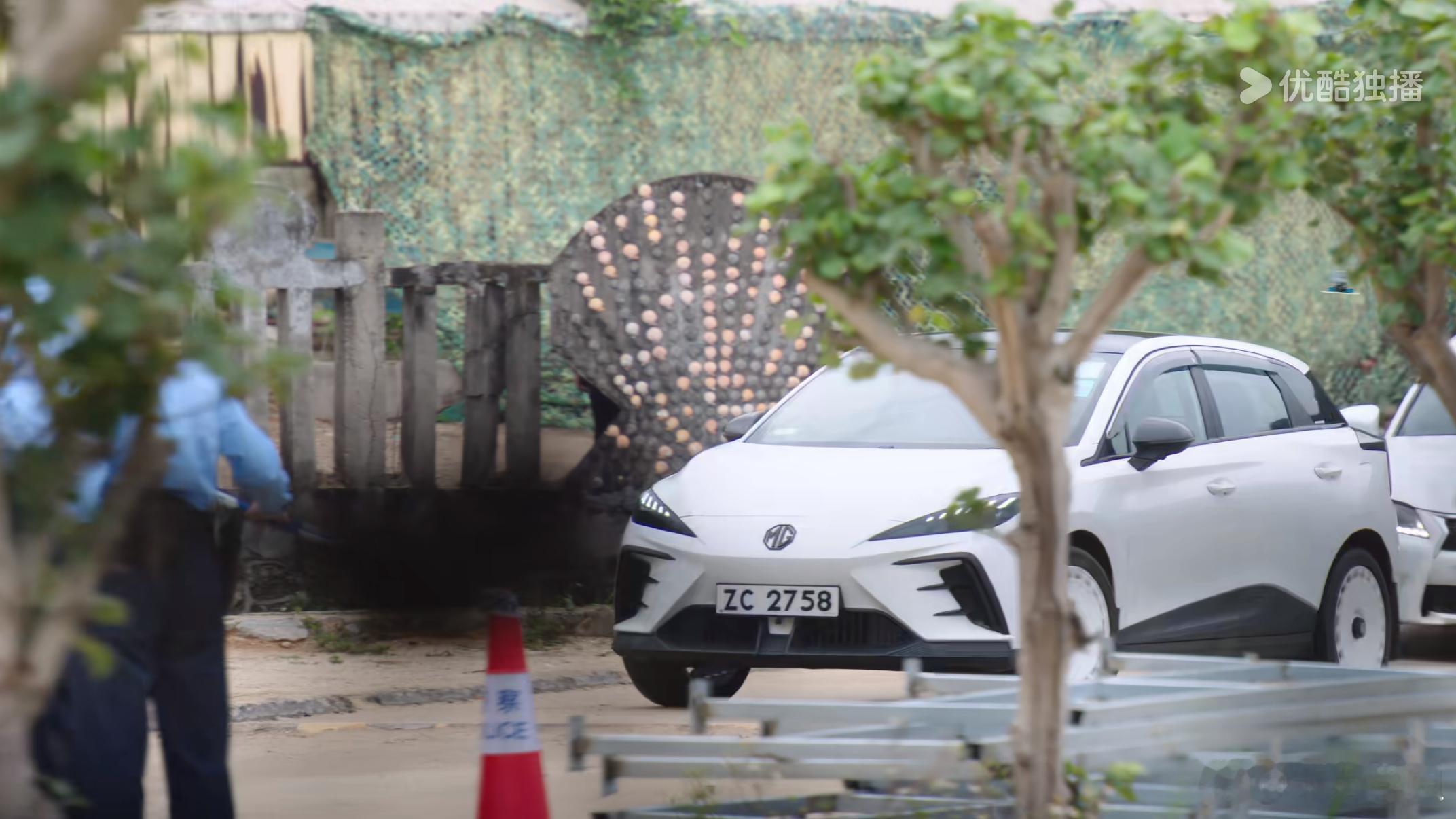 职业病又犯了哈哈追剧还不忘看车~前几集是埃安，现在MG也来了man姐这车轮毂改的