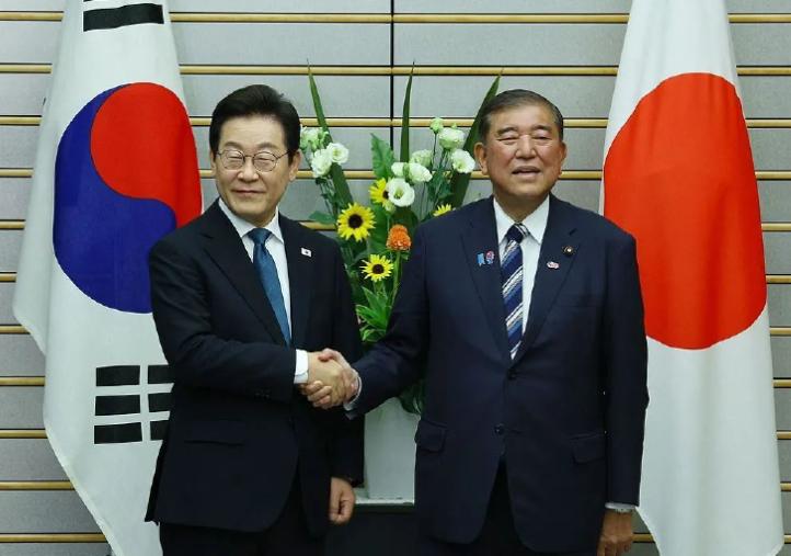 李在明180度猛调头，把日本排在中国的前面，打出了“亲日”的旗号。大型双标，李在