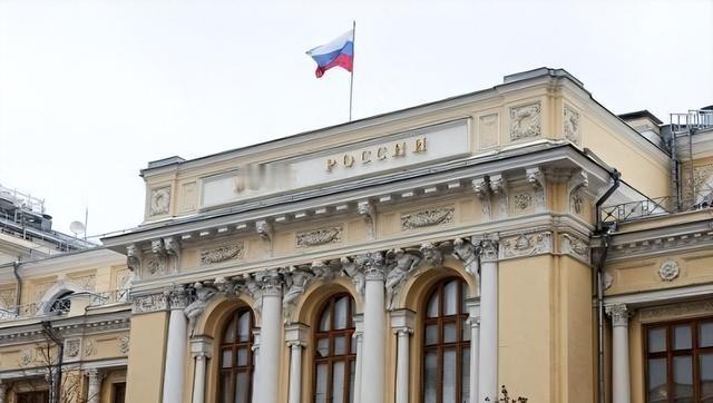 历史竟开了个玩笑：先倒下的不是乌克兰，而是百年中立的瑞士？


瑞士长期坚持中立