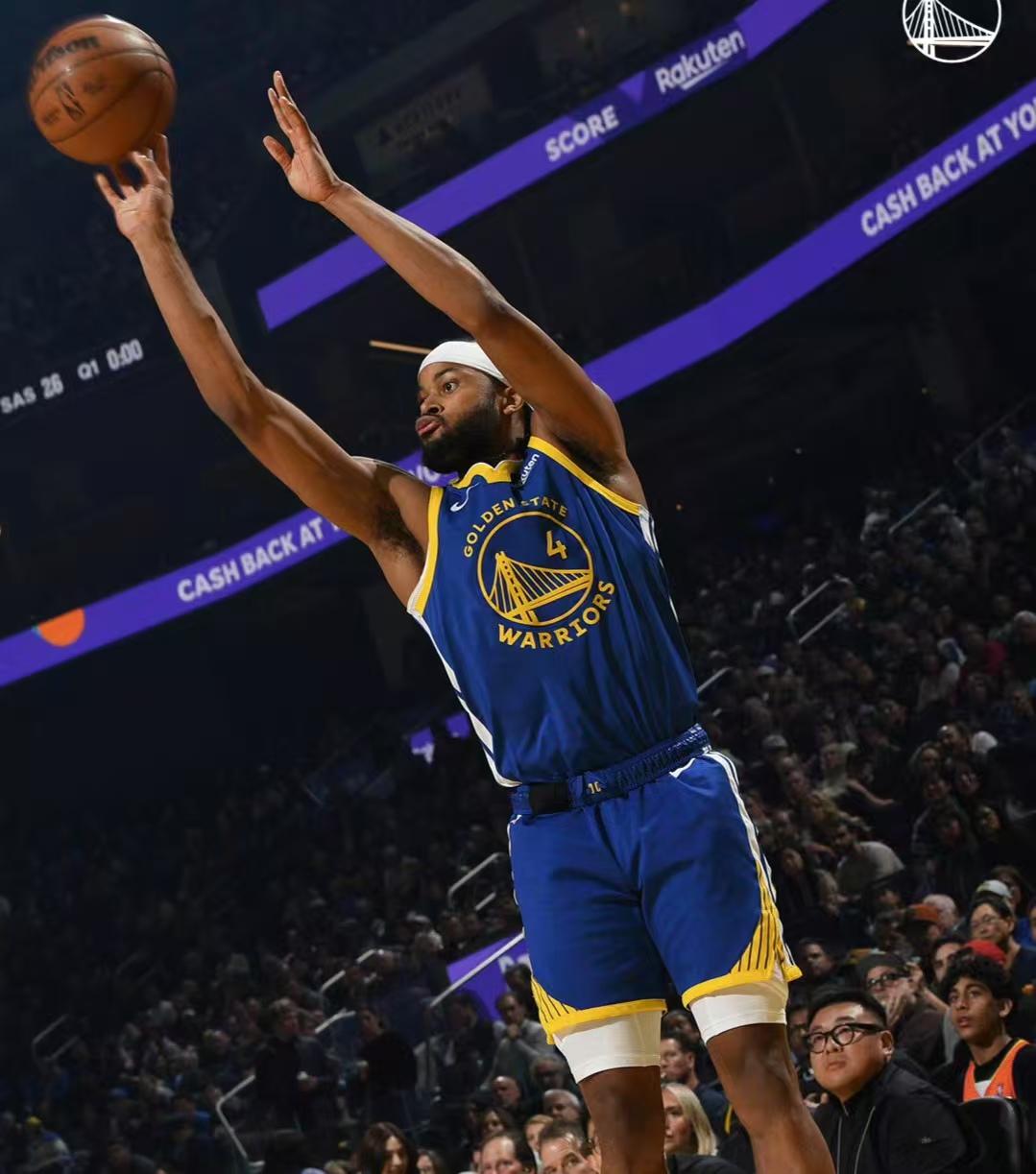 勇士17分逆转尼克斯，这一战不得不承认两大事实。
尼克斯低开高走，唐斯内线翻江倒