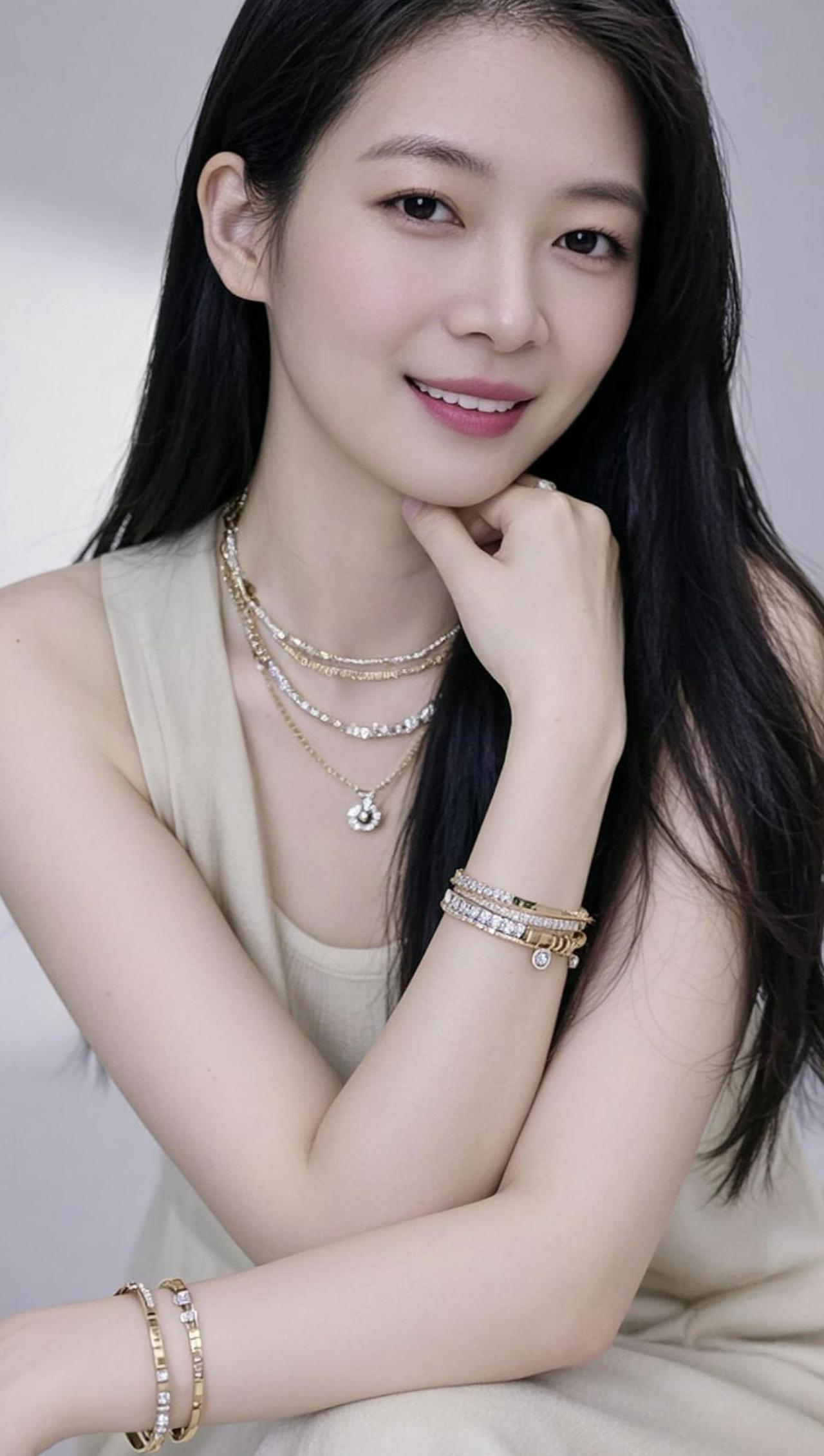 AI淡颜珠宝写真 穿搭日常分享热门 我要上热门🔥