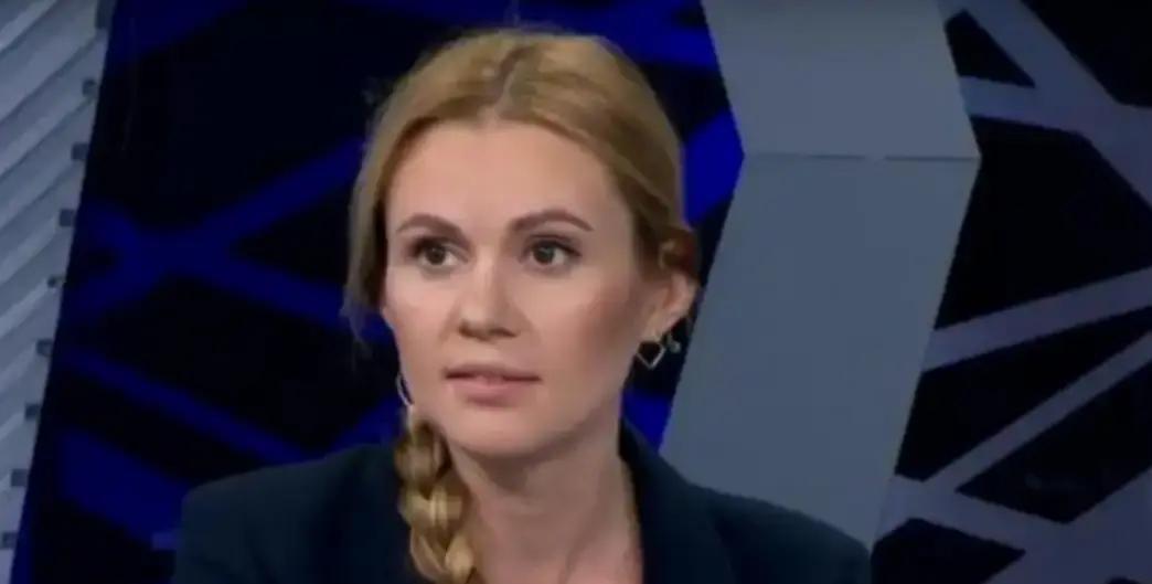 就在刚刚
 
乌克兰最高拉达议员斯科罗霍德突然宣布了，要推动成立“临时政府”，专