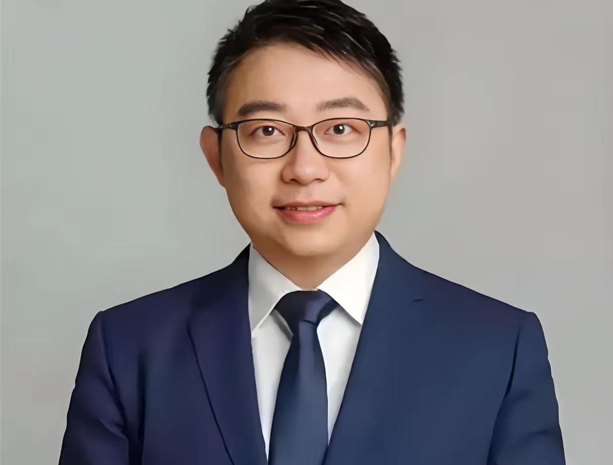 考公圈这事儿真的越扒越气！沈逸教授说得太对了——千军万马挤独木桥，有人熬到深夜刷