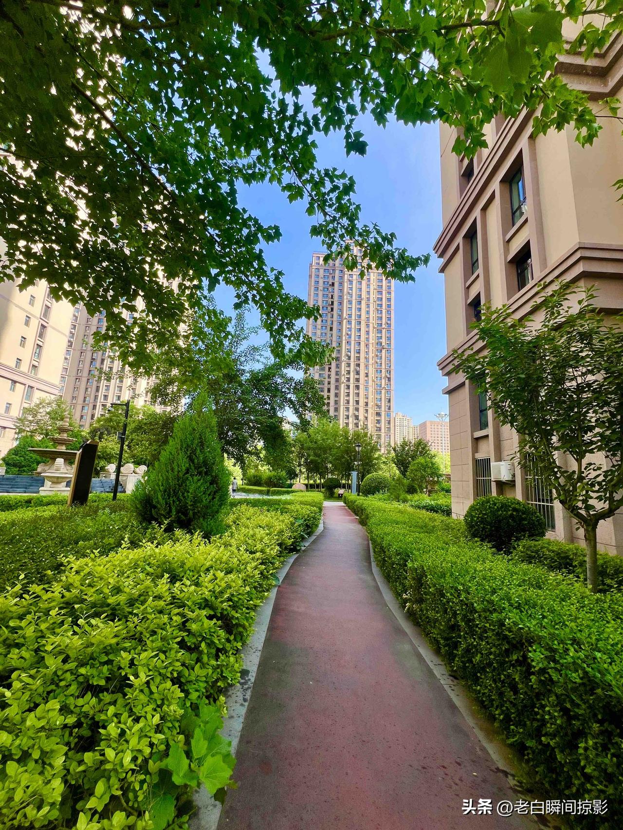 圈小，事少；人静，物简；心安，自由；清醒，悟透；知足，常乐。俭约，勤谨；好学不倦