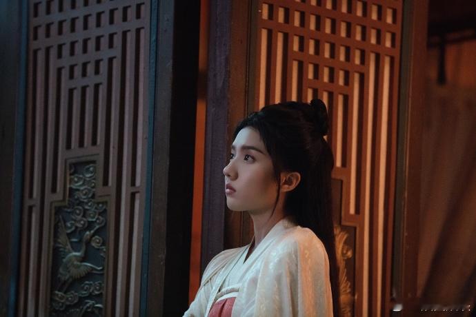 苏晓彤能不能也哄哄我苏晓彤这哄人技能点满了！《御赐小仵作2》里，把吃醋醉酒的萧瑾