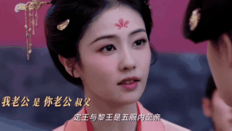 姑且算他五年制大专，但又不是表演专业，可能也就上了个演技特训班，读书不多文化没有