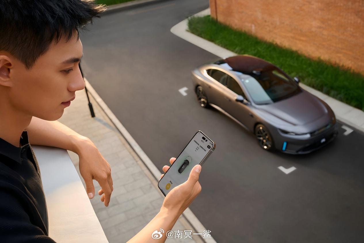 千里智驾上了smart 6。这事比想象中有意思6月11号smart精灵6号在上海