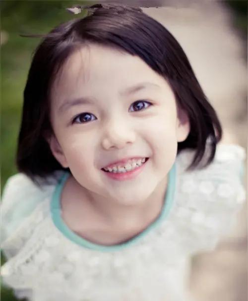 其实不是名字俗，是扎堆太严重，大家都盯着那几十个字用，再好听的字，满大街都是，自