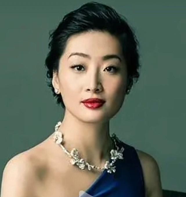 宗馥莉叔叔说她自私，六亲不认，度量小。大家想想一个亲叔叔在媒体上败坏自己亲侄女，