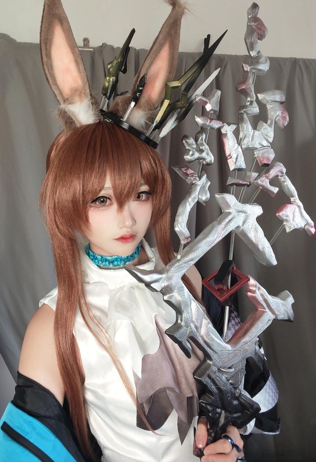 #明日方舟[超话]##cicf中国国际漫画节动漫游戏展# 今天是这样，进场哦 ​