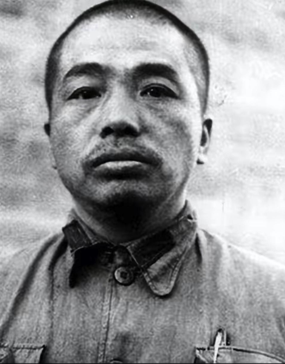 1935年，彭德怀含泪留重伤外甥在草地。十九年后信至：“舅舅，我没死！”邀其进京