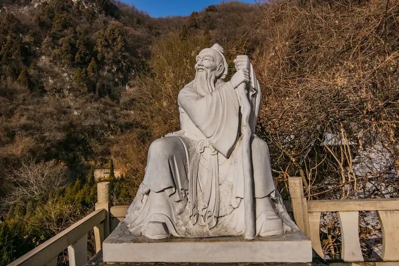 孙思邈的这套养生诀，堪称精华！“体欲常劳”，就拿我来说，平日里有空就爬爬山、跑跑