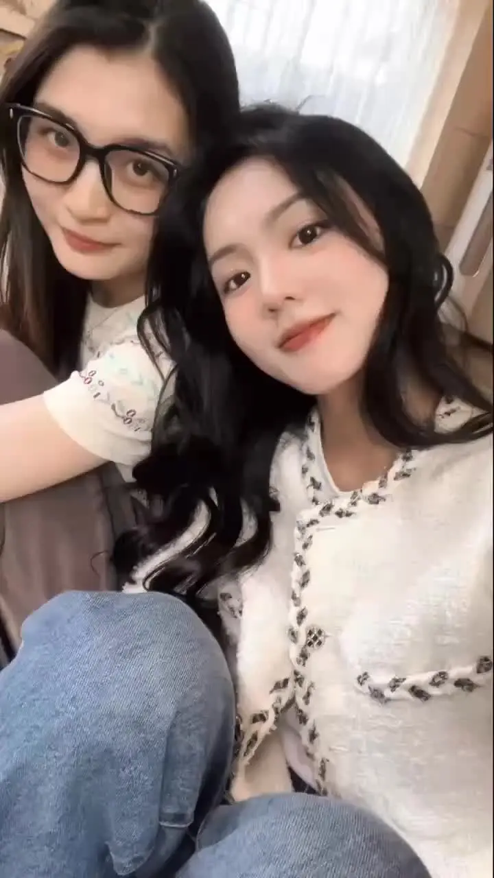 跟发小聊天真的好好好好好开心 长大后的我们都在各自的领域闪闪发光