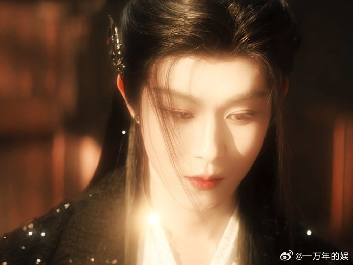 田嘉瑞洗手这块相当专业高颜值搭配专业洗手动作，画面养眼细节用心，反复清洁的执着模