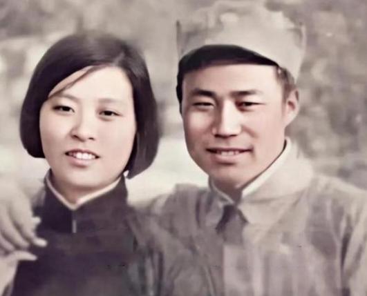 1978年，王近山在弥留之际，叮嘱身边的儿女说：“我一辈子都不会原谅你们的母亲，