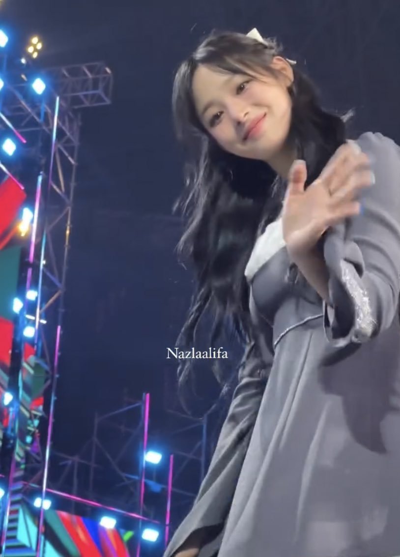 我他妈好想一个女孩😭 