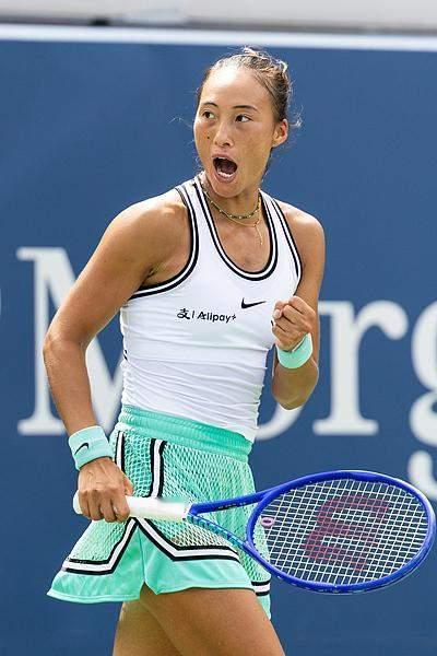 0-5绝境翻盘！郑钦文打出封神一战