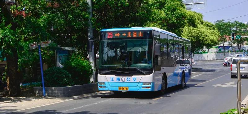 南京公交62路等3条线路临时调整 南京的宝子们注意啦！南京公交集团6月22日消息