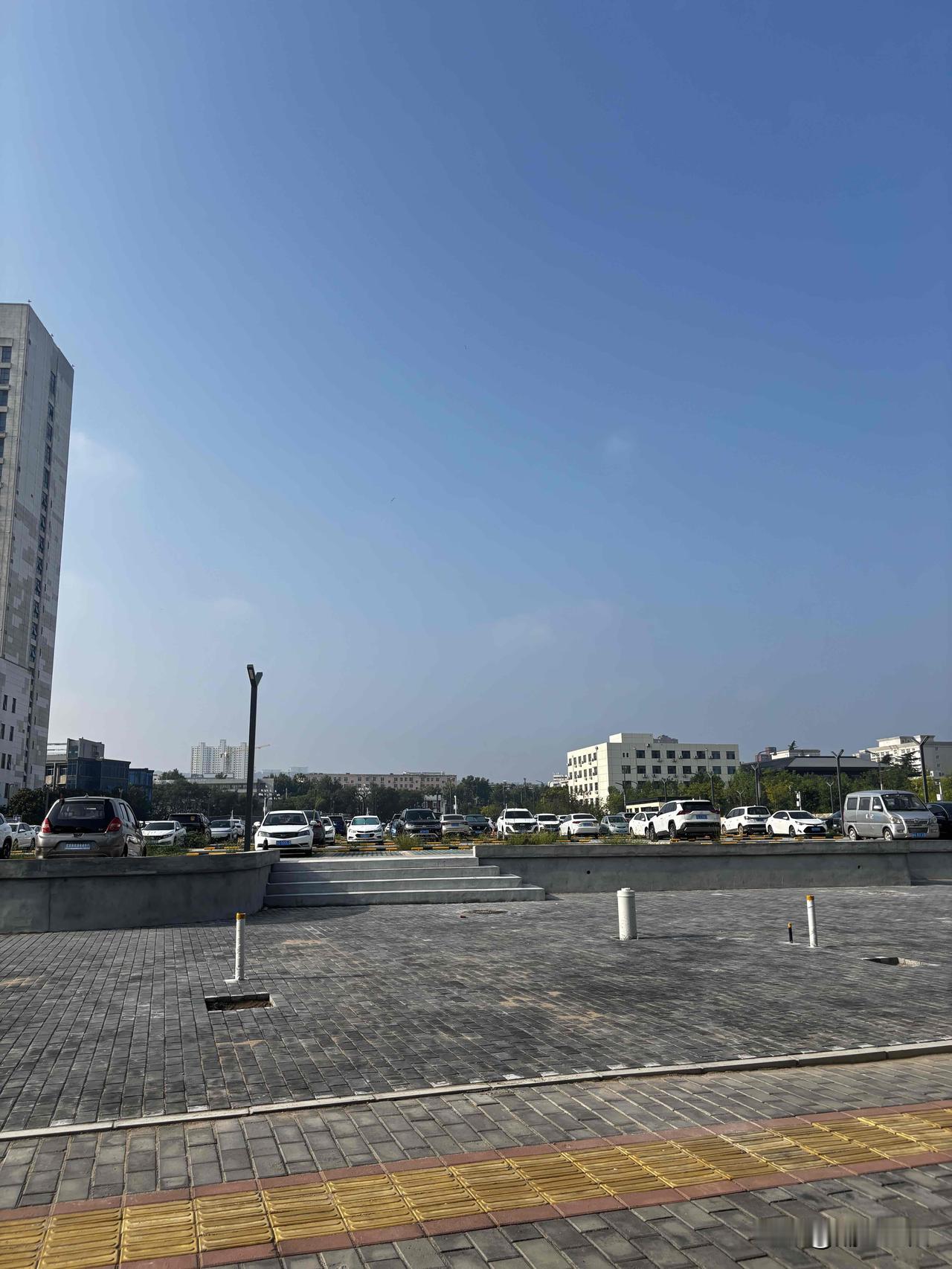渭南市第二医院，公立二级甲等综合医院，1944年建院，这医院眼科比较有优势，有没