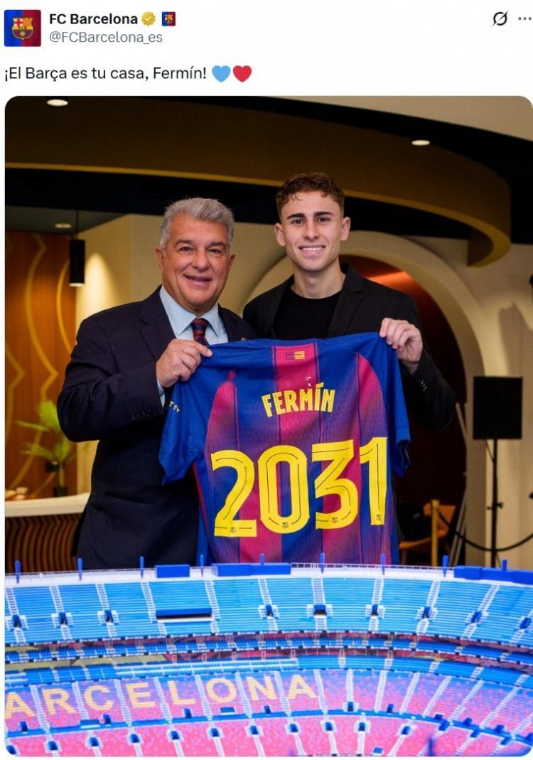 续约完成！巴萨官推晒费尔明与拉波尔塔合照，手持2031号码球衣足球 2月6日讯 
