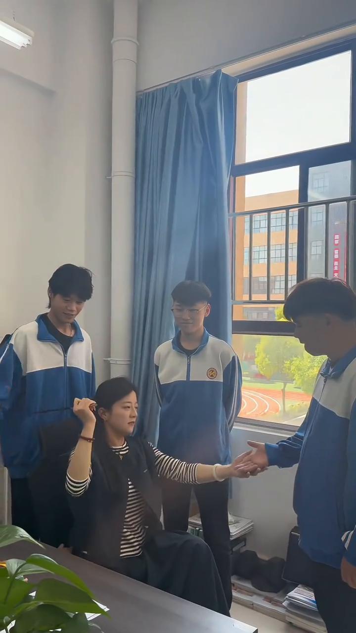 我们的故事，那段如有神助的时光，是从多年前的那个夏天开始。