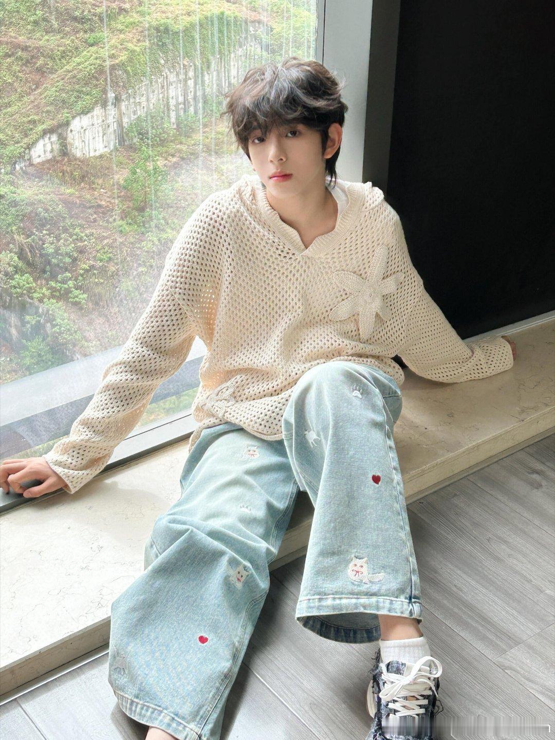 陈浚铭谢逸舟❤️陈浚铭干净又帅气，少年感爆棚，每一帧都是视觉享受陈浚铭 十四灼华