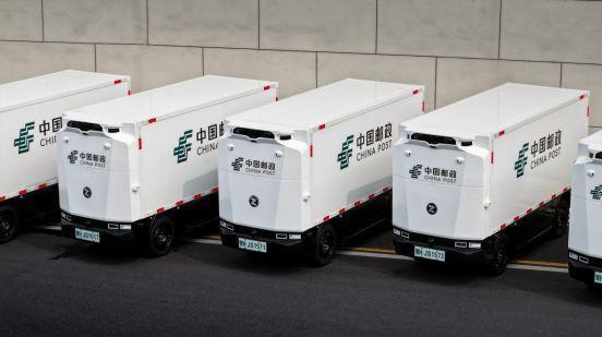 2026世界人工智能大会上，九识智能发布全球首款实现规模化量产的L4级真无图自动