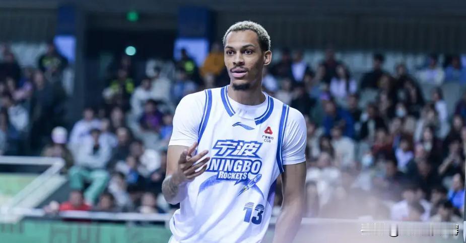 宁波这次做得毫无毛病，像这种耍大牌的外援，坚决不能惯着。本来国内联赛就是由他们主