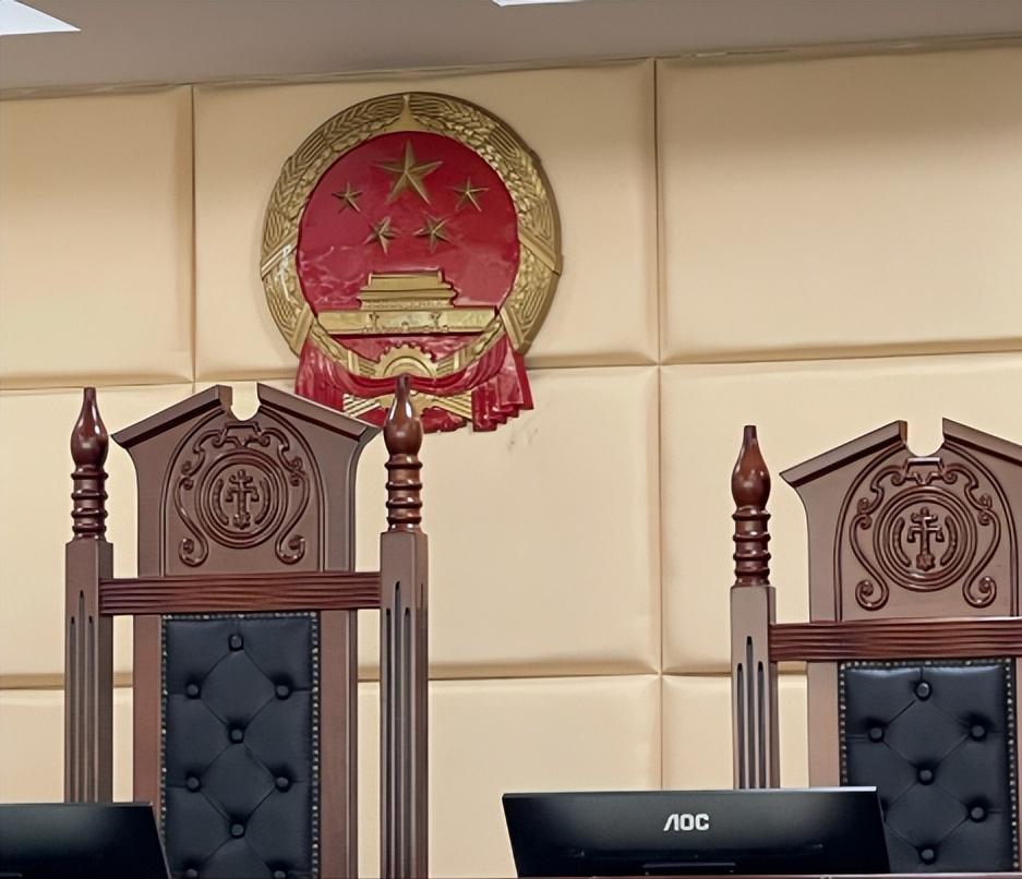 “太解气了！”上海一小伙与离异带娃女相识一个月后闪婚。婚后女方以孩子要落户上海上