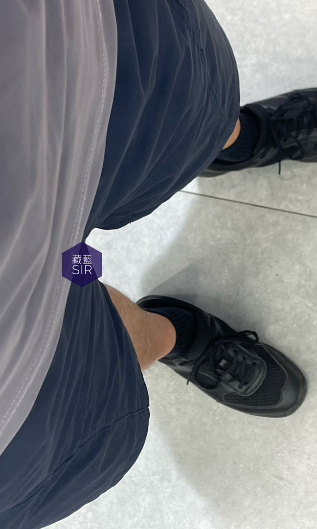 这个穿搭像火焰蓝吗？我觉得不像吧…… ​​​