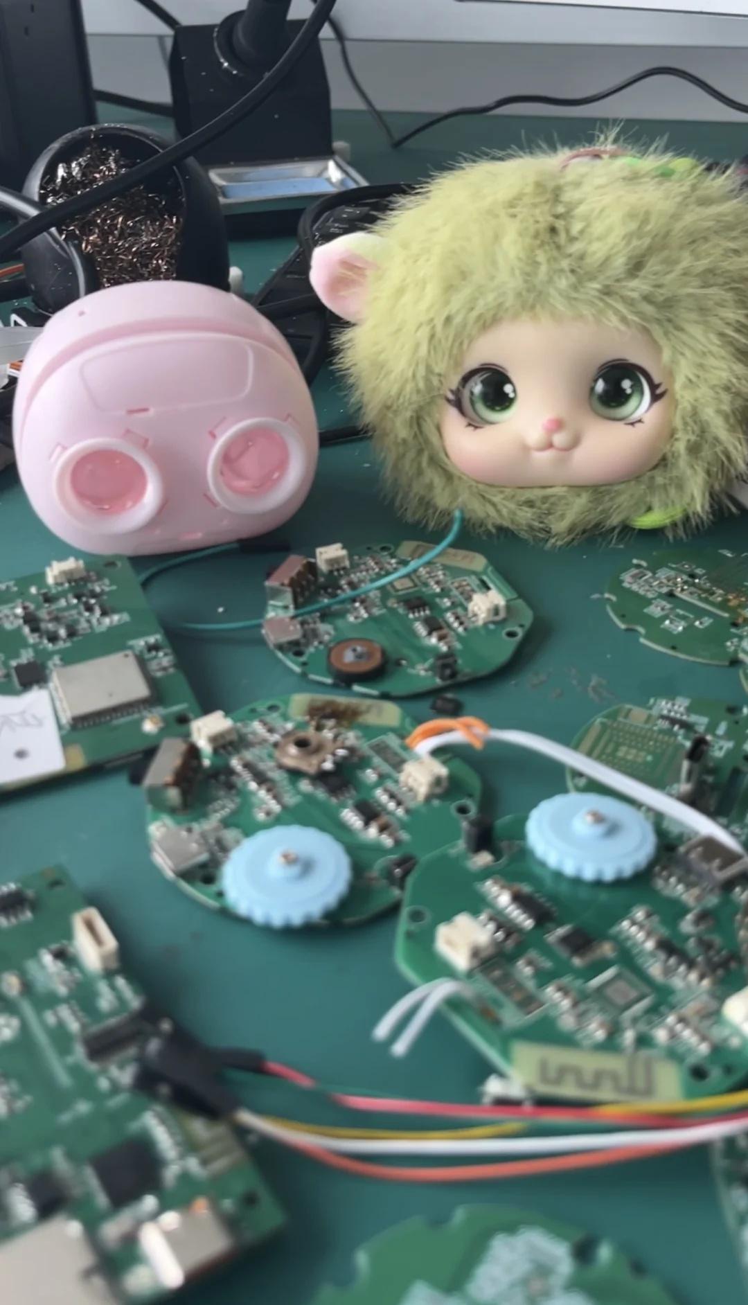 AI硬件打版3-6轮，一轮几千到几万
PCB打版是AI硬件最烧钱的环节之一 ⚡