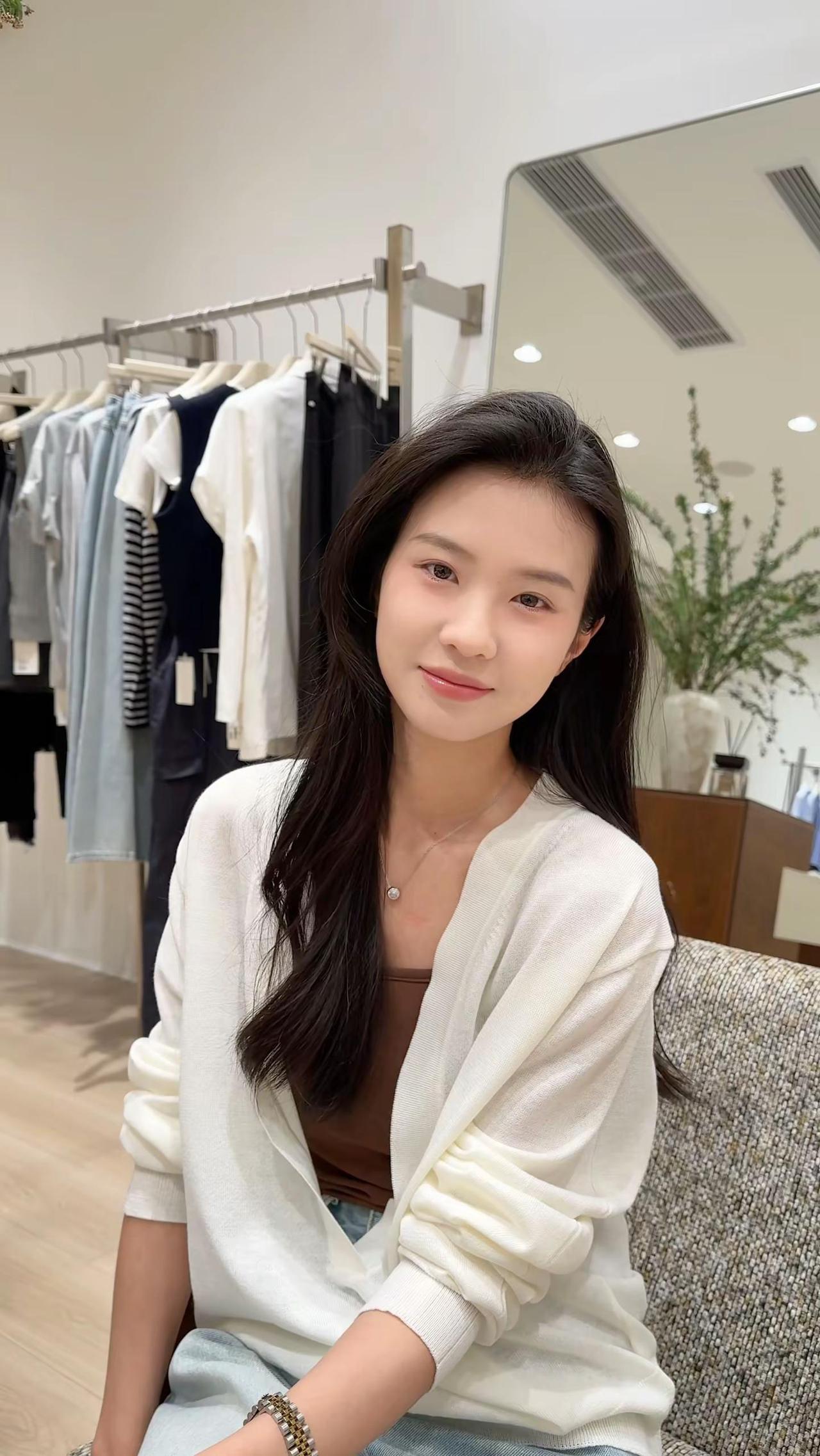 女生靠自己或许不会更轻松 但一定更自由我的春日穿搭look 随意穿搭 永远为松弛