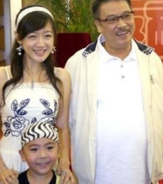 1989年，TVB让已婚的吴孟达去培训新人，可没过多久他带的女演员卢少慈就怀孕了