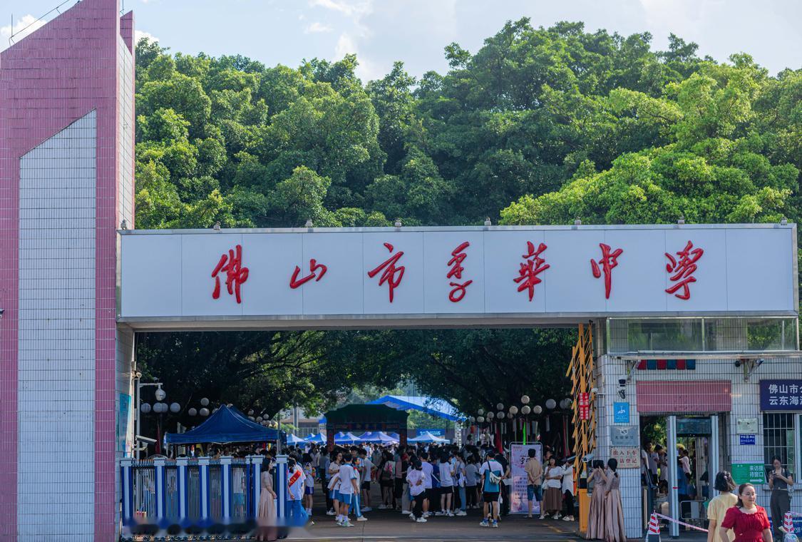 我对“开后门进学校”这件事格外敏感，因为它伤的不只是落榜考生，也可能是一届届学生