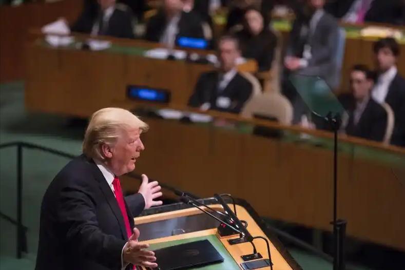 特朗普向全世界做出一个承诺！说实话，这回全世界都得感谢中国！
 
这次第 81 