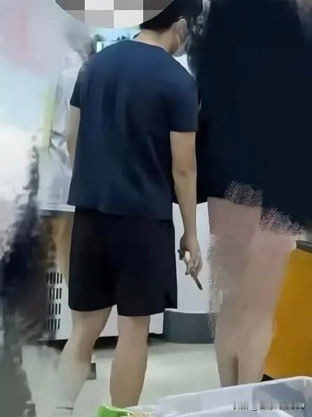 学历再高，人品跟不上，早晚都会栽大跟头！

看到南京研究生被开除的通报，有点意料