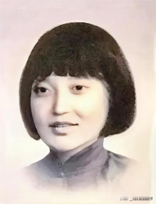 23岁女烈士赵云霄：狱中生下女儿，临刑前写下血泪遗书，看哭无数人
 
赵云霄（1
